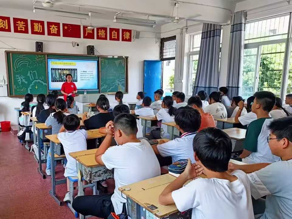 唱響愛國風(fēng)，踐行愛國心