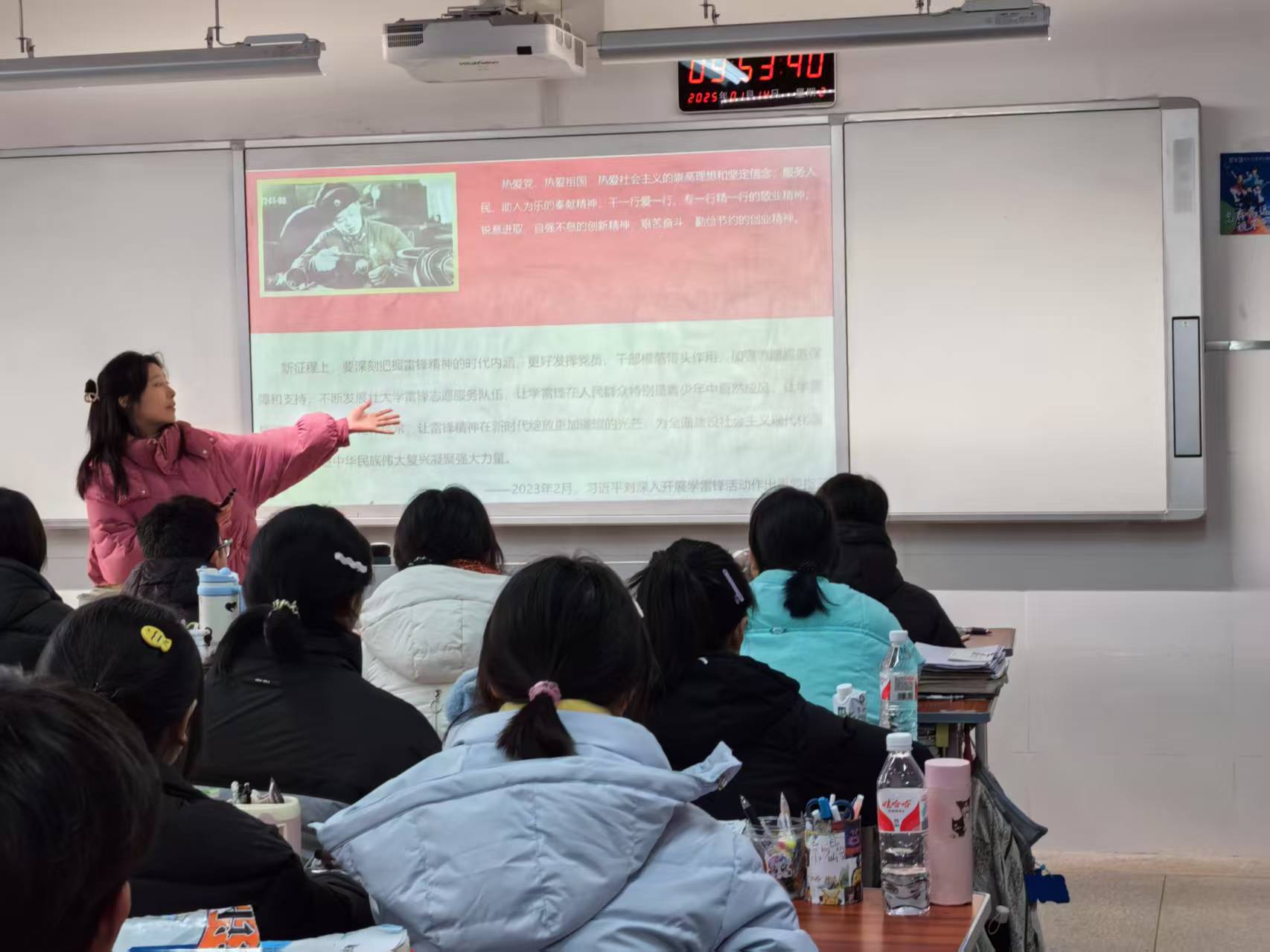 走進(jìn)學(xué)校——紅韻溯源尋訪團(tuán)開(kāi)展紅色文化宣傳