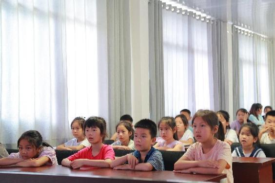重慶幼專學(xué)子“三下鄉(xiāng)”：青春合力共筑夢，光影啟迪心智航