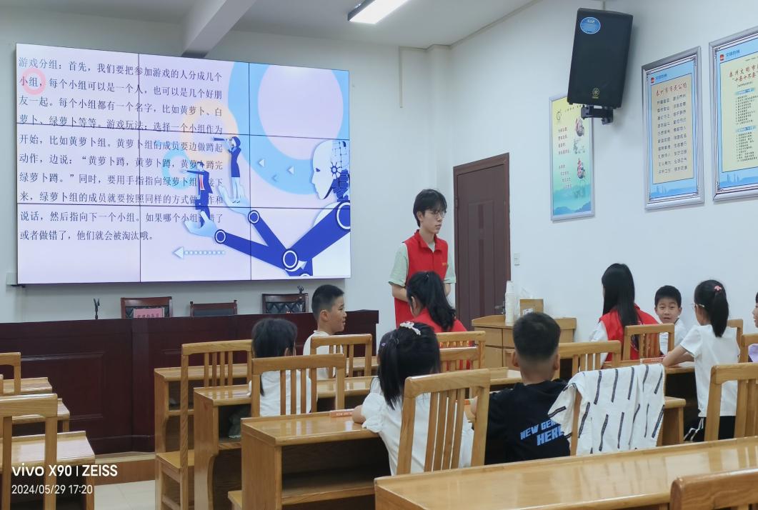 炎炎夏日，溫情涌動(dòng)：南京師范大學(xué)泰州學(xué)院“紅心研墨”志