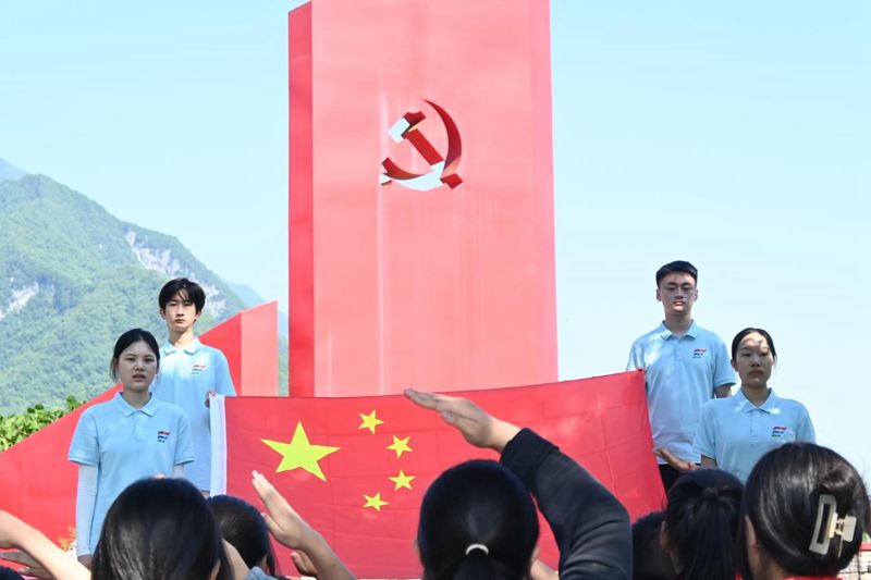 三下鄉(xiāng)紅色筑夢(mèng)之旅｜重外院學(xué)子追尋紅色足跡，重溫紅軍歷史