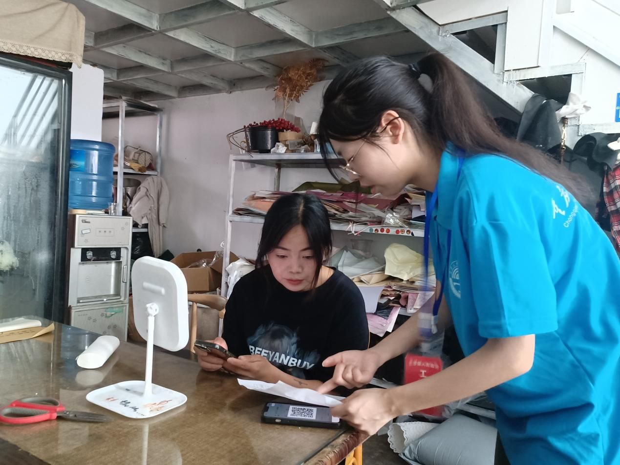青春人科進(jìn)行時：進(jìn)商鋪撒安全種，基層共筑防護(hù)墻