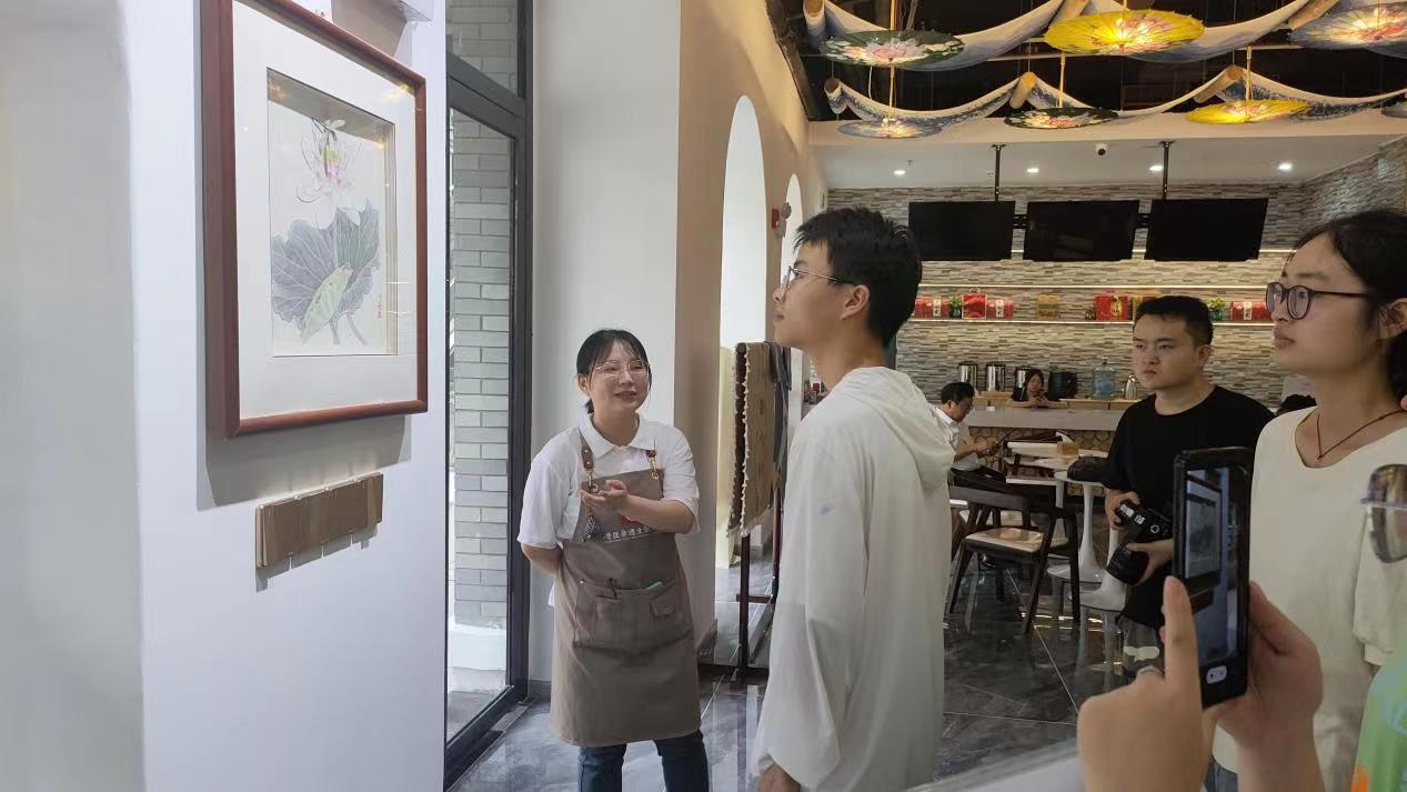 感受民族文化，共建民族團(tuán)結(jié)