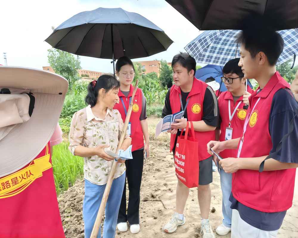 安醫(yī)臨院學(xué)子三下鄉(xiāng)：“全民反詐，惠澤平安”