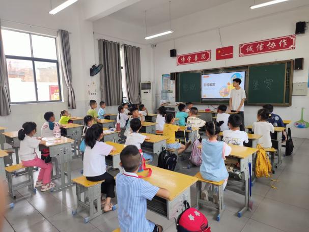 武昌理工學院云夢書韻志愿服務隊：探索銀幕藝術，傳承電影文化