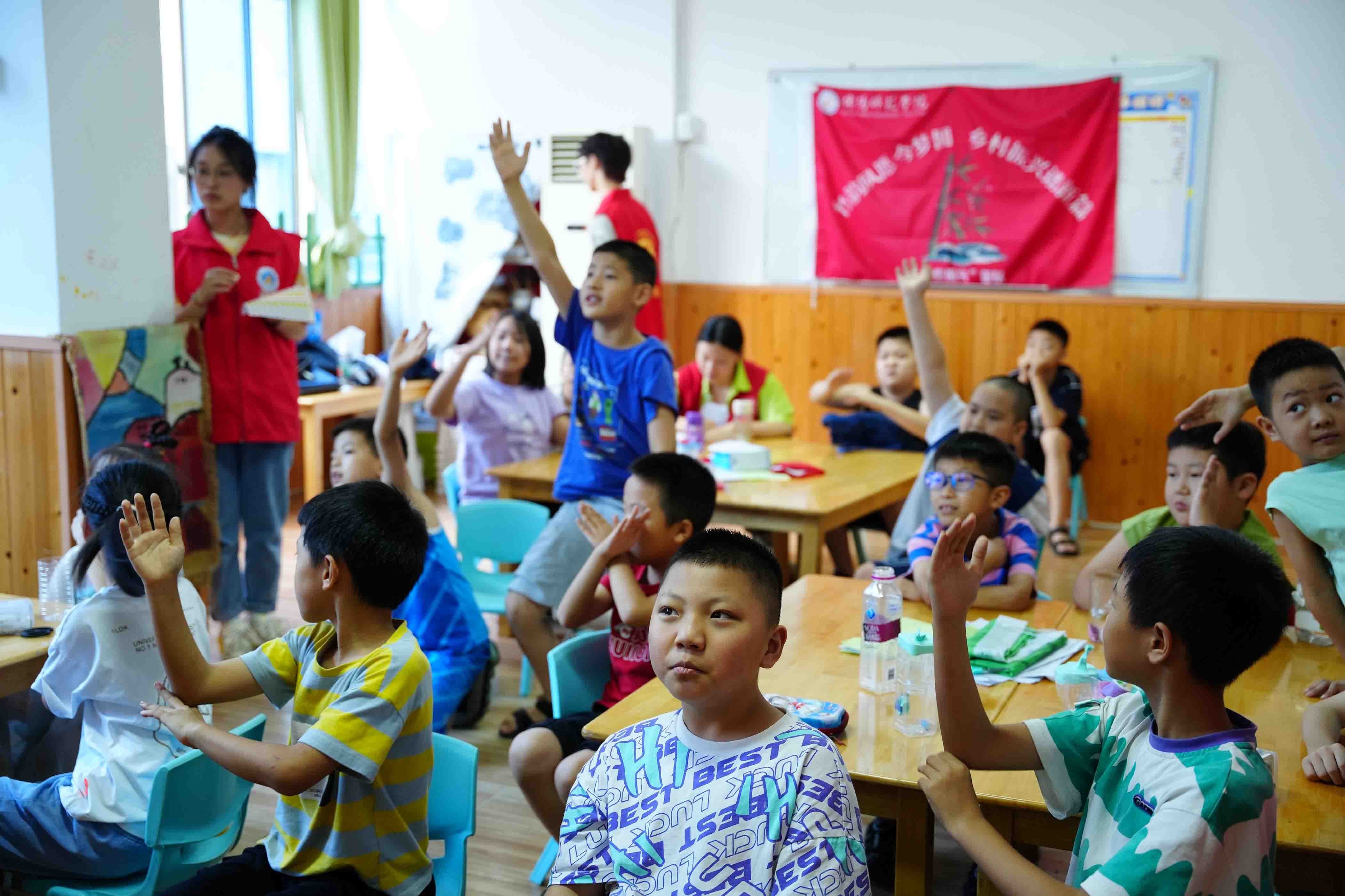 六育托舉童心，文明沁潤童年